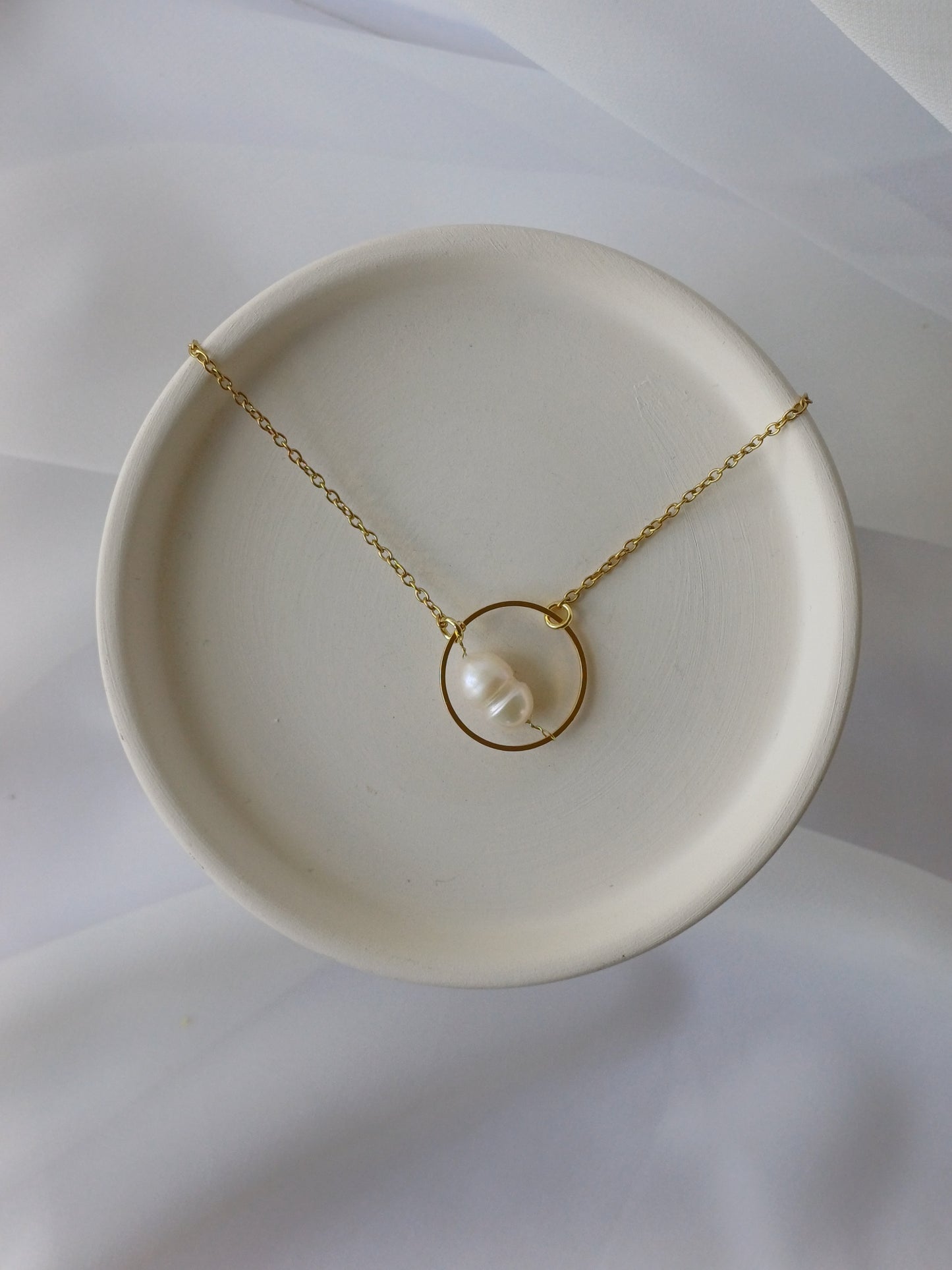 Gold Circle Pearl Necklace